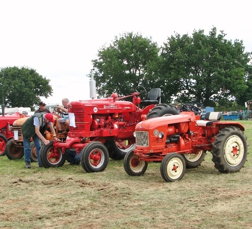 Photo 6x4 vintage tractors - 6x4, in