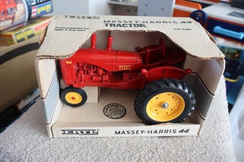 Vintage 1988 ertl massey - ertl,